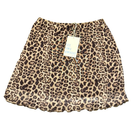 Women’s See You Monday Leopard Print Mini Skirt Size Small Stretchy Lined - Picture 3 of 7